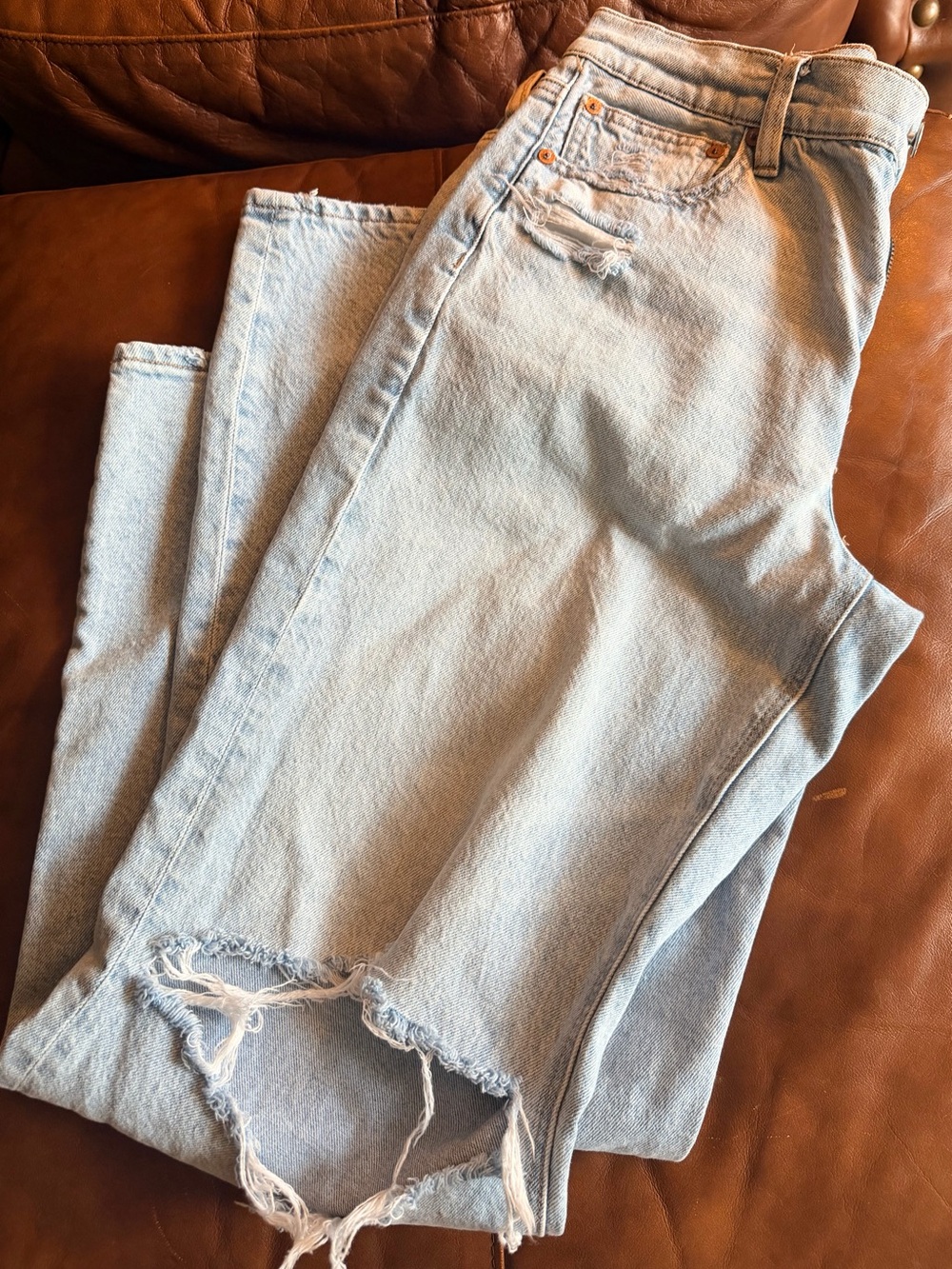 American Eagle Outfitters Light Blue Distressed High-Rise Jeans - Picture 5 of 5